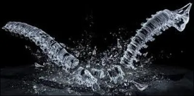 On désigne par "ostéogenèse imparfaite" l'ensemble des pathologies génétiques liées à une excessive fragilité osseuse. Sous quelle appellation connait-on mieux ce grave problème physique ?