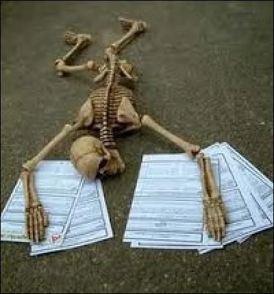 Parmi ces expressions, trouvez celle n'ayant aucun rapport avec les deux autres de par sa définition :