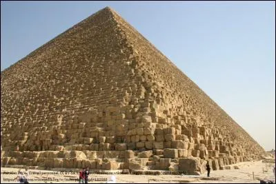 La grande pyramide de Gizeh est un bâtiment qui fascine l'humanité depuis des millénaires. Selon une théorie probable, elle serait le tombeau du pharaon...