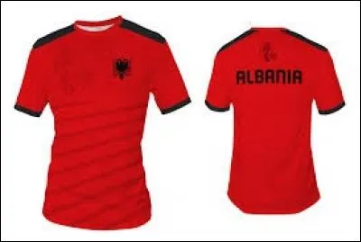 [Albanie] Par quelle mer n'est pas bordé le littoral albanais ?