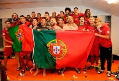 [Portugal] Lequel de ces poissons est à la base de nombreuses recettes de la gastronomie traditionnelle portugaise ?