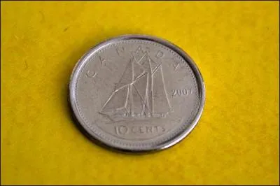 Quelle est la valeur de cette pièce de monnaie canadienne, où l'on peut voir le Blue Nose ?