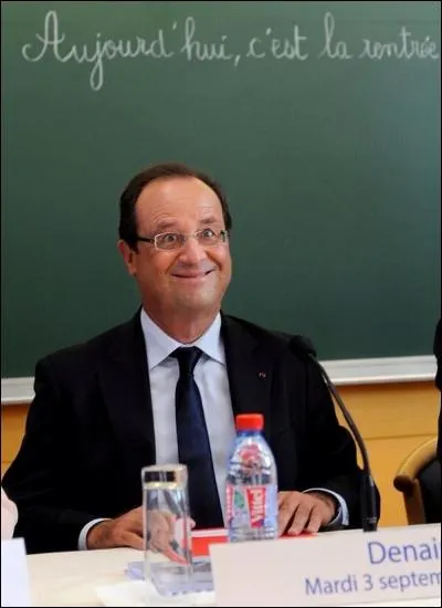 Aidez-vous de la photo pour répondre. Quel jour a eu lieu la rentrée des classes de 2013, pendant laquelle cette photo de François Hollande a été prise ?
