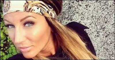 Les princes de l'amour 3 - Quel est le Twitter de Clémence ?