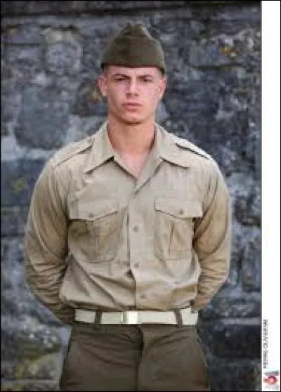 Garde à vous 1- Quel est le nom du compte Facebook de Florian ?