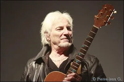 Quel est le titre de la chanson d'Hugues Aufray dans laquelle on peut entendre ces paroles ?

"le printemps est fini ma belle
te voilà bientôt demoiselle
et en te regardant je vois ta maman"