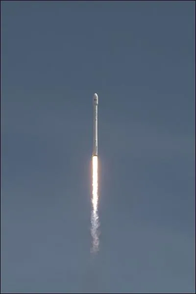 Je ne comprends pas ce que vous avez contre le poker, mais comme vous avez été sage, je vais quand même tirer quelques feux d'artifice. Pourquoi ne pas tirer ces 3M-54 Club ?