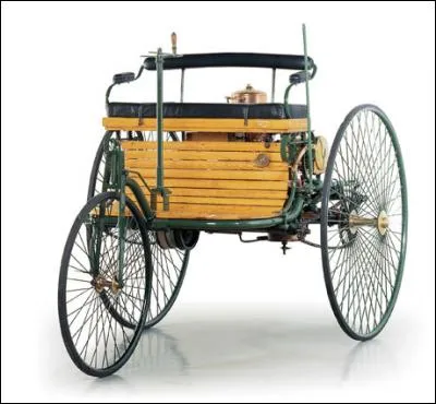 Qui sont les inventeurs de la première automobile moderne en 1889 ?