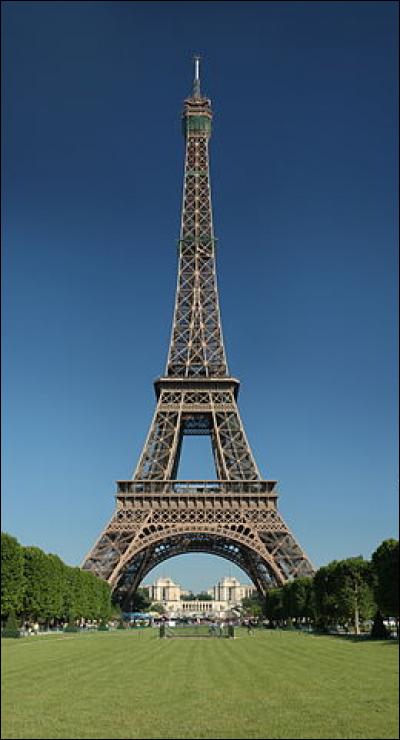 Dans quelle ville la tour Eiffel se situe-t-elle ?