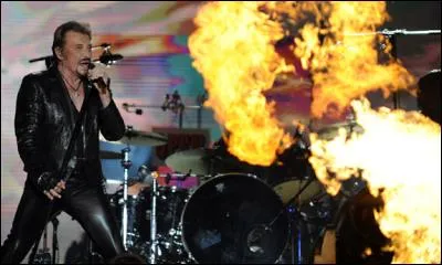 Qui a chanté "Allumer le feu" ?