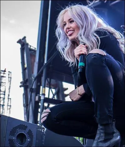 La star de "Jessie" s'appelle :