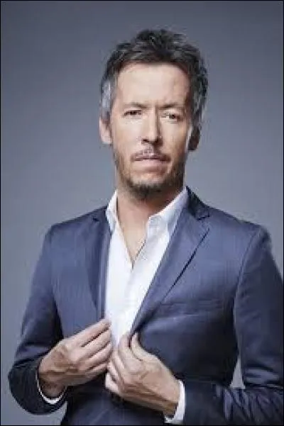 Comment s'appelle ce chroniqueur de "Touche pas &agrave; mon poste" ?