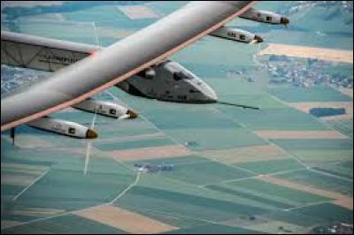 Mars : Un avion décolle pour un tour de monde sans carburant ! Comment s'appelle-t-il ?