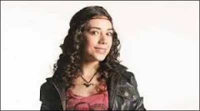 De qui Lucy est-elle amoureuse ?