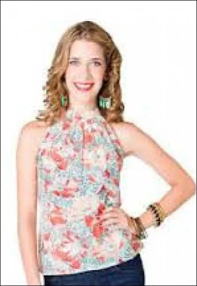 Comment s'appelle t-elle et qui est t-elle pour Violetta ?