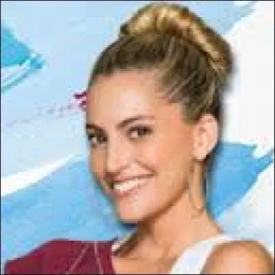 Comment s'appelle t-elle ? quel est son métier ?