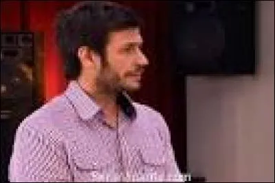 Comment s'appelle t-il ? et ou travaille t-il