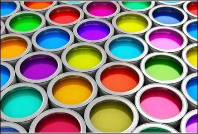 De quelle couleur est le pantalon du nouvel uniforme d'école de Dudley ?