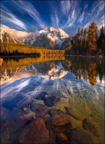 Encore un lac situé aux USA. C'est vrai qu'ils sont magnifiques mais bon, il faut trouver le nom de ce lac si tu veux passer à la prochaine question.