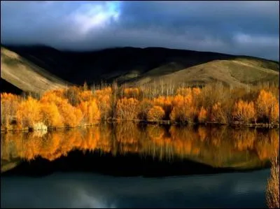Le lac ... heu, bref, il se trouve en Nouvelle-Zélande. Mais comment s'appelle-t-il ?