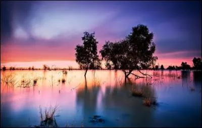 On termine ce quiz en Australie, au bord du lac...