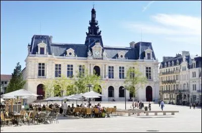 Associez le Calvados à une ville poitevine.