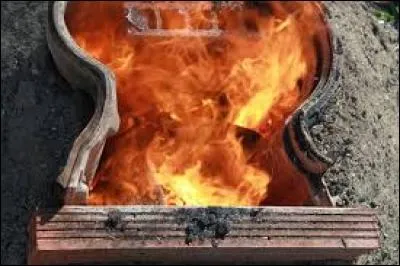 À combien l'acier fond-il ?