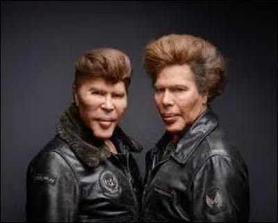 Depuis plusieurs années, le doute subsiste quant aux véritables origines de ces frères jumeaux... Beaucoup pensent qu'ils viendraient d'une planète lointaine, ou seraient croisés avec des extraterrestres. En les voyant sur la photo ci-contre, il y a de quoi se poser des questions, non ? Il s'agit des célèbres frères ...