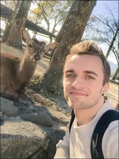 Où est-il parti avec sa nouvelle copine ?