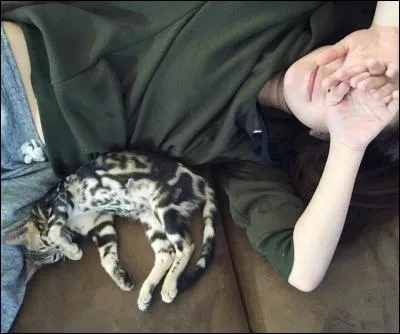 Comment s'appelle sa nouvelle copine ?