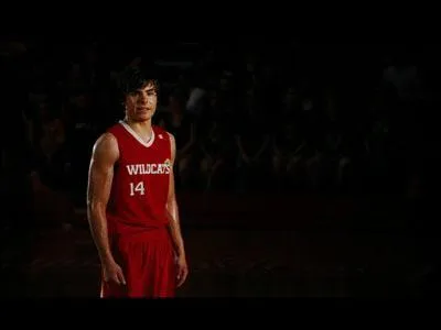 Quelle est la premire chanson d'High School Musical 3 ?