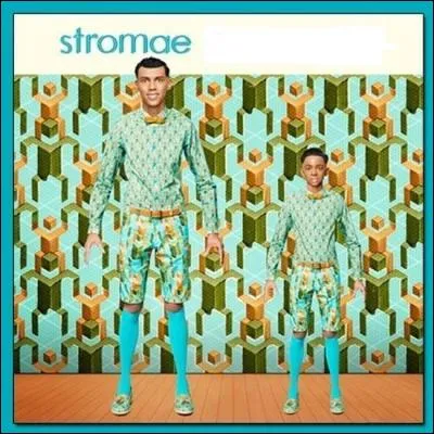 Sa maman dit qu'il n'est jamais très loin, qu'il part souvent travailler, mais Stromae répète...