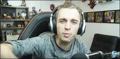 Quel âge a-t-il actuellement ? (2016)