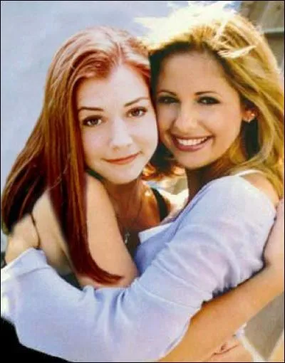 Sarah Michelle Gellar (Buffy) et Alyson Hannigan (Willow) sont amies dans la vie.