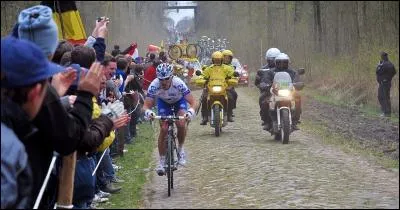 J'accueille « Paris-Roubaix » dans ma célèbre tranchée. La mine me reste très attachée. Je suis :