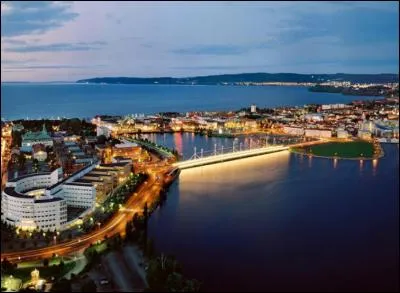 Dans quel pays se trouve Jönköping ?