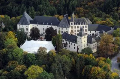 Dans quel pays se trouve Wiltz ?