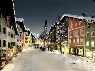 Dans quel pays se trouve Kitzbühel ?