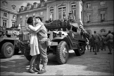 Durant quel mois de 1944 la ville de Paris fut-elle libérée de l'occupation allemande ?