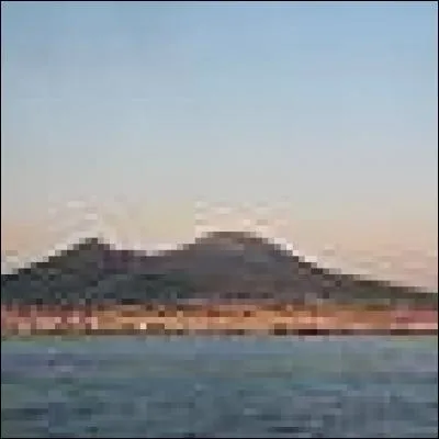 Quel volcan près de Naples a détruit Pompéi ?