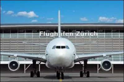 Combien y a-t-il de passagers par an à l'aéroport ?