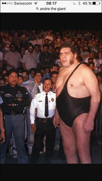 Combien pesait Andre the Giant ?