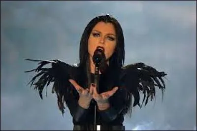 Qui a représenté la Géorgie en 2015 avec sa chanson "Warrior" ?