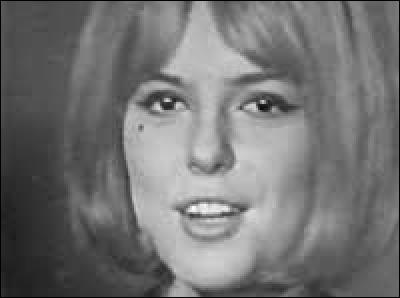 Qui est cette chanteuse ayant représenté le Luxembourg en 1965 avec sa chanson "Poupée de cire, Poupée de son" ?