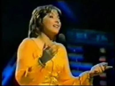 Qui est cette chanteuse ayant représenté la France en 1977 avec sa chanson ''L'Oiseau et L'Enfant" ?