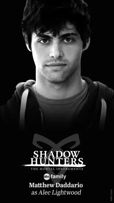 De qui Alec est-il amoureux au début de la série ?