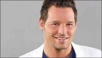 De qui est amoureux Alex dans les dernières saisons ?