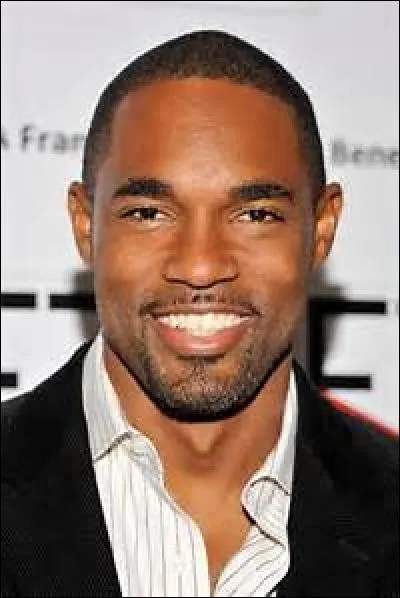 Qui est l'épouse du docteur Warren ?