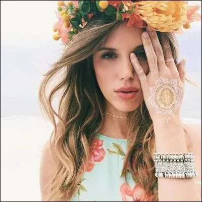 Qui est le mari de Kayla Ewell ?