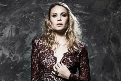 Quel est le deuxième prénom de Leah Pipes ?